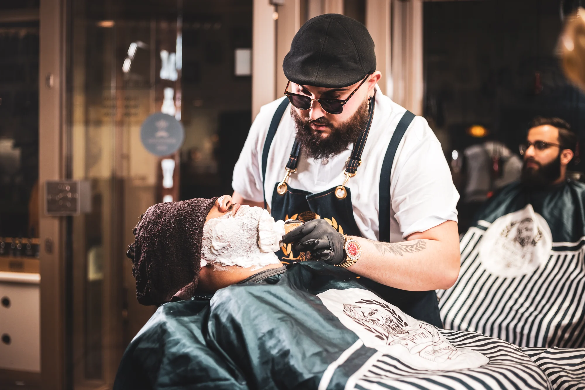 Traditionelles Barber-Handwerk im Marvin K. Barbershop