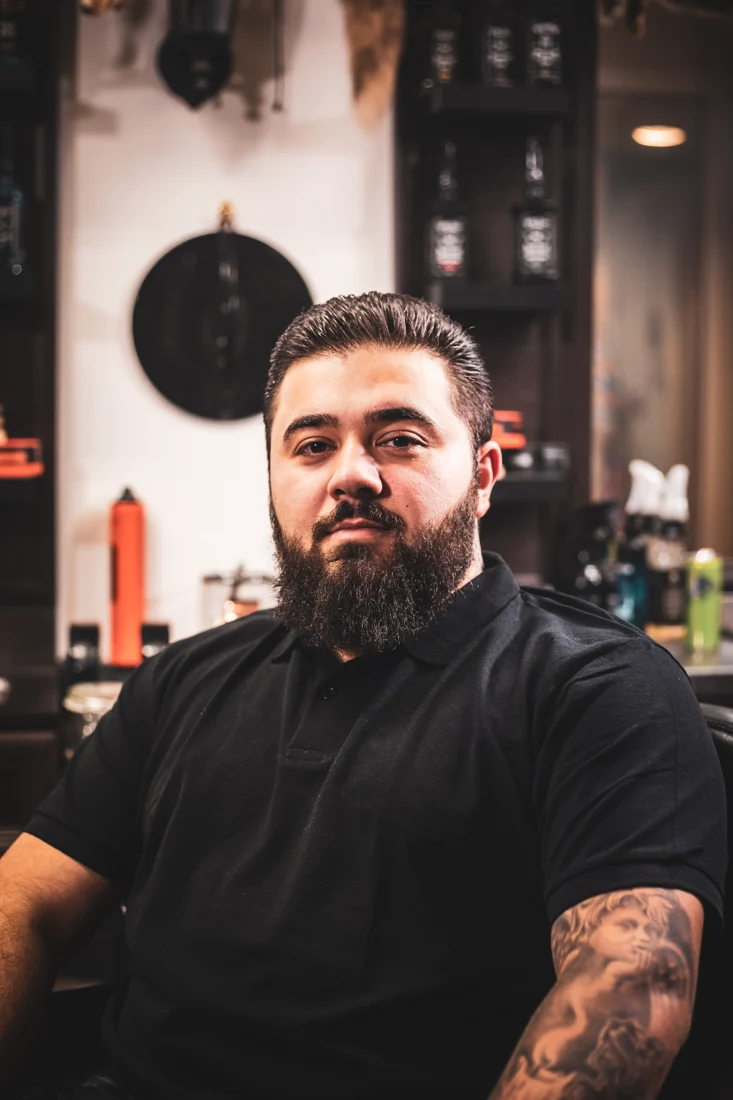 Spiro K. im Marvin K. Barbershop